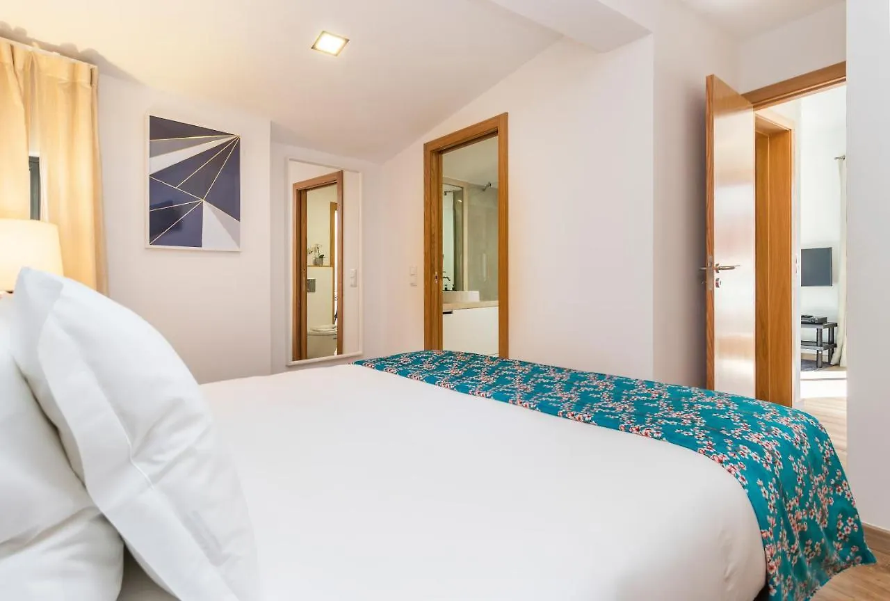 شقة Perfect 1 Bed In Chiado With Terrace And Aircon Lisboa